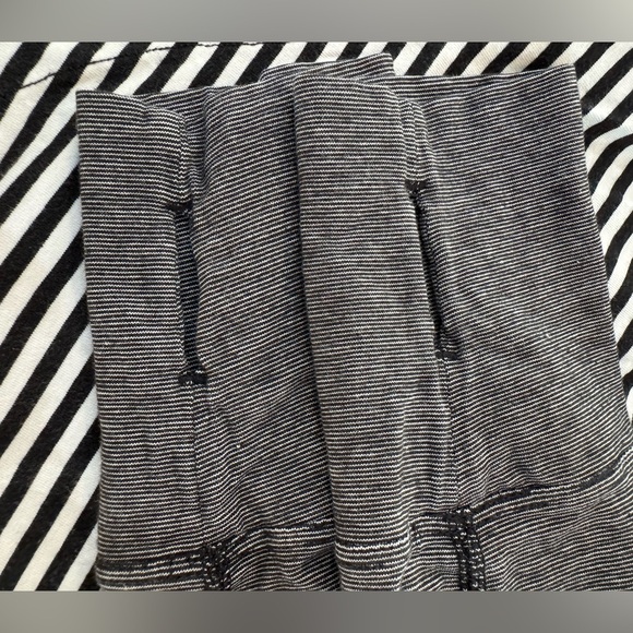 Lululemon Weekend Long Sleeve Classic Stripe Black White Size 6 - Picture 10 of 12